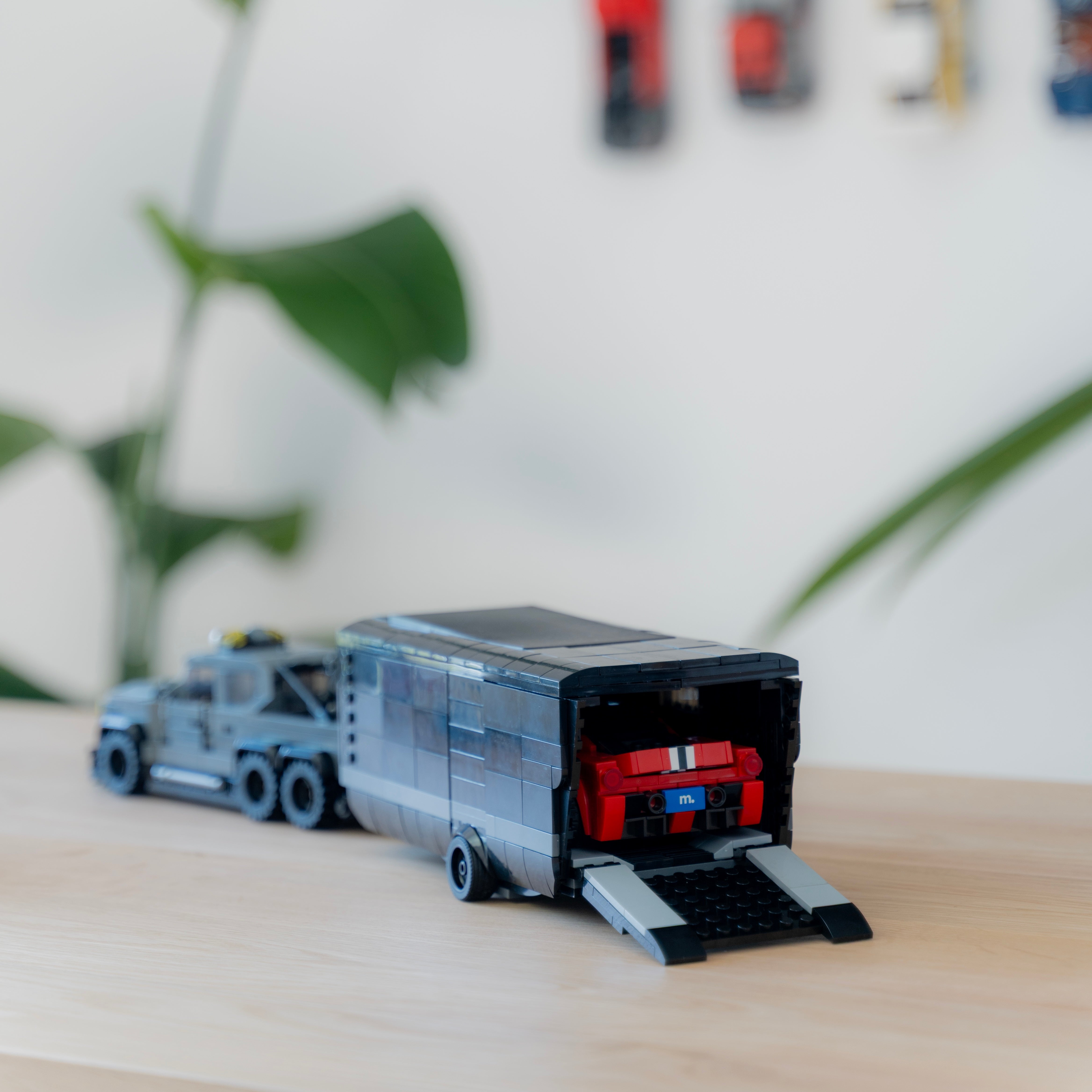 VelociRaptor + Trailer
