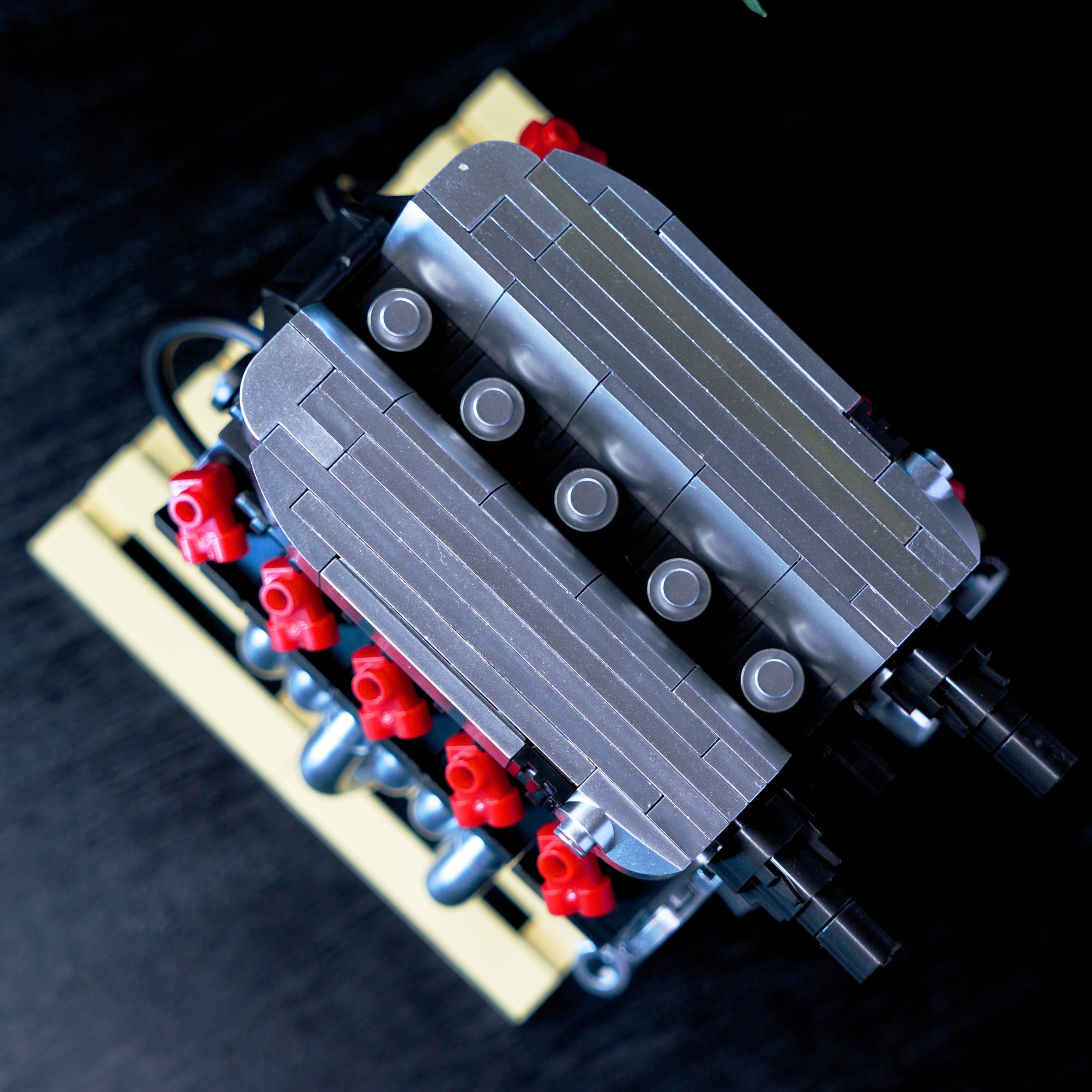 R8 V10 Mini Engine