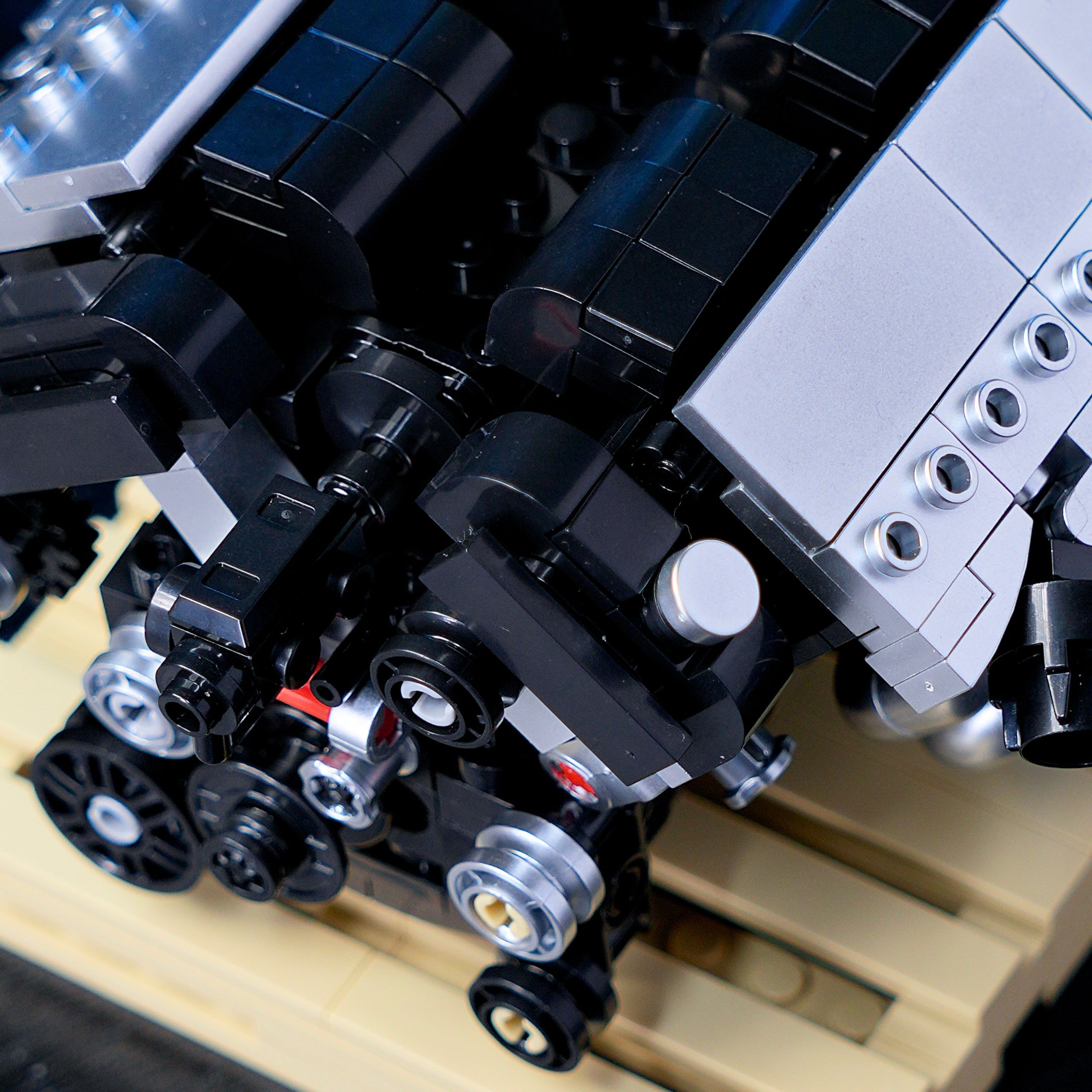 DB9 V12 Mini Engine